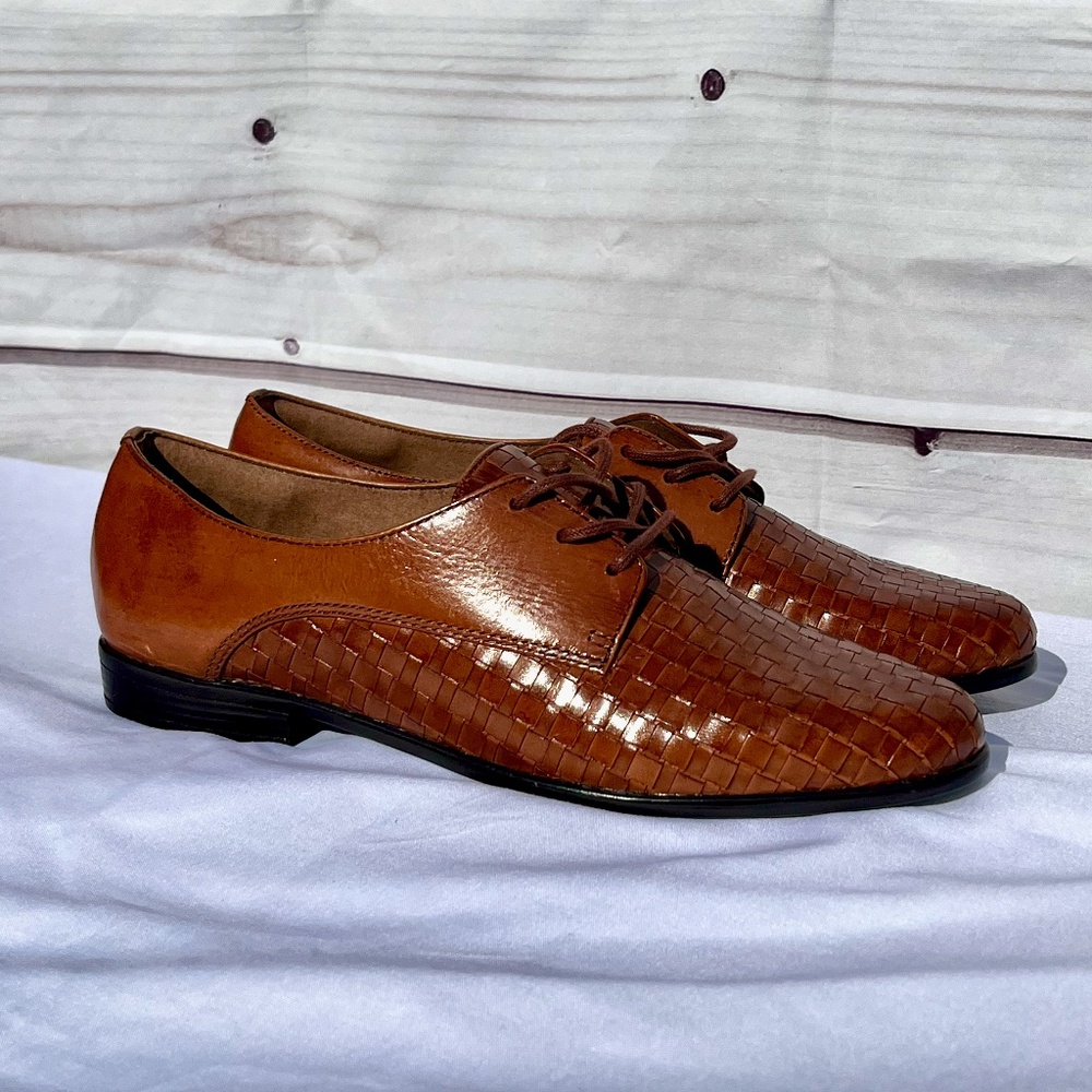 NEW Trotters Lizzie Oxford Flats